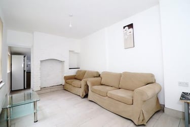 5 bed house, Mackintosh Place, Plasnewydd, Cardiff, CF244RQ - Image 2